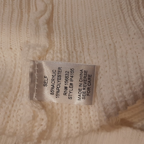 🥀NWT BiBi White Distressed Long-Sleeve Sweater (XL)🥀 - Picture 9 of 9